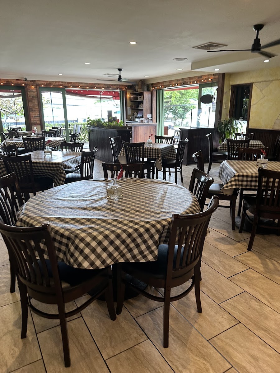 Zia's European Caffe Kaneohe